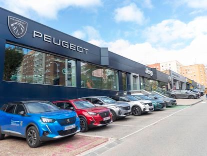 Concesionarios de coches nuevos.