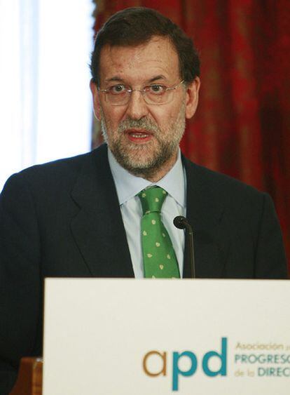 El presidente del PP, Mariano Rajoy, durante la conferencia en la que ha dado a conocer sus propuestas económicas.