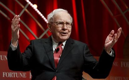 Warren Buffett, consejero deelegado de Berkshire Hathaway, ostenta un patrimonio de 64.400 millones de dólares.