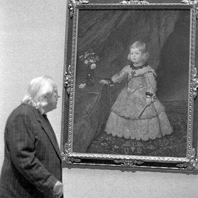 Rafael Alberti, durante su visita a la exposición sobre Velázquez que realizó el Museo del Prado en 1990.