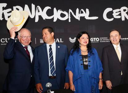 El embajador de EE UU en México, Ken Salazar, el gobernador de Guanajuato, Diego Sinhue, la secretaria de Cultura de México, Alejandra Frausto, y el gobernador de Sonora, Alfonso Durazo, durante la presentación del Cervantino.