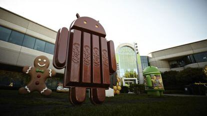 Sistema operativo Android 4.4 o KitKat.