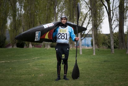 David Llorente, posa para EL PAÍS antes de un entrenamiento el pasado mes de abril en La Seu d'Urgell. Gianluca Battista