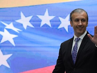 Tareck El Aissami llega a una ceremonia de firma de un acuerdo con Chevron, en Caracas, el pasado diciembre.