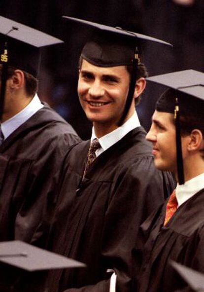 El Príncipe, durante el acto de graduación en la Universidad de Georgetown, en 1995.