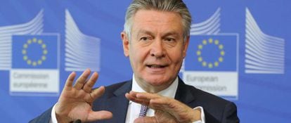 El comisario de Comercio, Karel de Gucht, este jueves en su comparecencia de prensa.