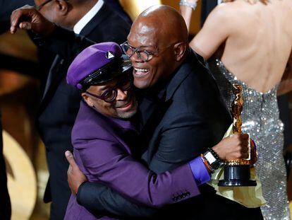 Spike Lee recibe su primera estatuilla por 'Infiltrado del KKKlan' en la 91ª entrega del Oscar, celebrada el 24 de febrero de 2019 en Los Angeles. Lee boicoteó la gala en 2016 por la falta de diversidad del premio.