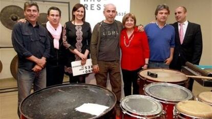 Amores, DJ Víctor Ortiz, la consejera María José Català y el director general Manuel Tomás en el Auditori de Catarroja.