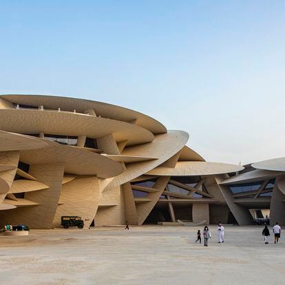 El Museo Nacional de Qatar, en Doha, es un diseño del arquitecto Jean Nouvel con forma de rosa del desierto.
