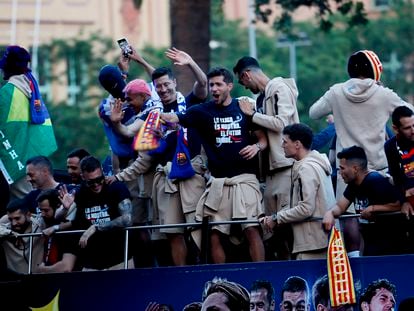 Los jugadores del Barcelona celebran el título de Liga el pasado lunes.