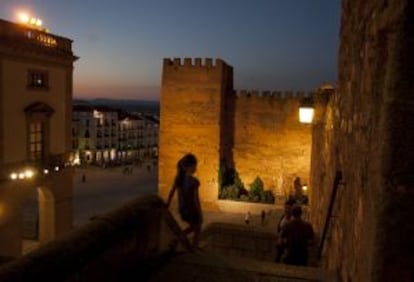 Vista de la plaza Mayor desde la parte alta del casco antiguo de Cáceres.