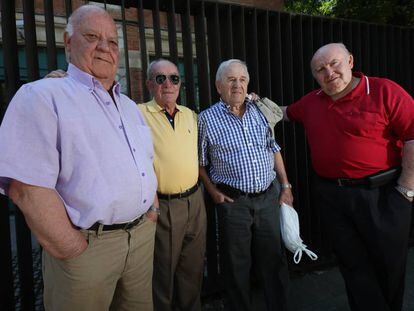 De izquierda a derecha, los antiguos empleados del matadero de Madrid Tarzán, Torrijas, Conejo y Putas.
