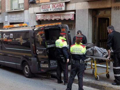 Una mujer de 59 años muere en un incendio en el barrio barcelonés de Horta-Guinardó.
