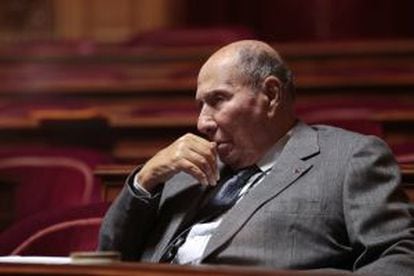 El Senado francés rechazó levantar la inmunidad del exalcalde y cuarta fortuna del país Serge Dassault por un escándalo de compra de votos. Ante la presión, en febrero tuvo que pedir que le despojaran definitivamente del privilegio.