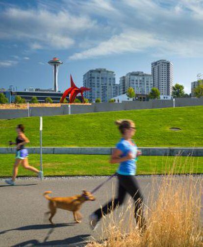 Dos corredoras en el Olympic Sculpture Park, en Seattle.