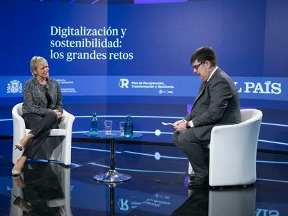 Carme Artigas, secretaria de Estado de Digitalización e Inteligencia Artificial del Gobierno de España, en conversación con Ricardo de Querol, subdirector de EL PAÍS.
