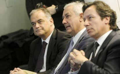 De izquierda a derecha, González Pons, Arenas y Floriano.