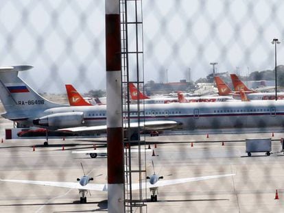 Un avión con la bandera rusa, en el aeropuerto de la capital venezolana. 