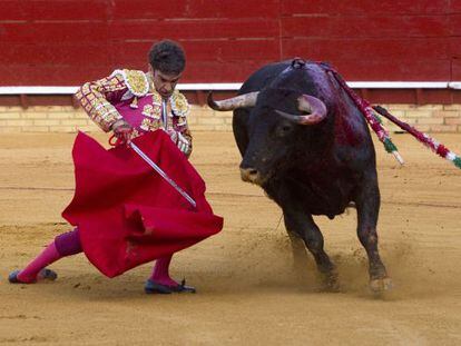 Jos&eacute; Tom&aacute;s toreando en Huelva en 2012. 