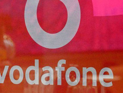 Emiratos Árabes avanza en Vodafone: supera el 12% del capital en plena sacudida