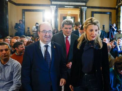 La vicepresidenta segunda del Gobierno y ministra de Trabajo y Economía Social, Yolanda Díaz, junto con el ministro de Cultura y Deporte, Miquel Iceta y el ministro de Inclusión, Seguridad Social y Migraciones, José Luis Escrivá.