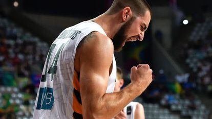 Valanciunas, en el partido frente a Turquía.