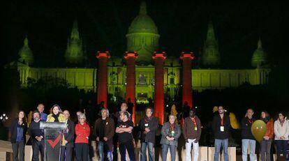 Carme Forcadell, se dirige a los concentrados, ayer en el acto final de la ANC y Òmnium Cultural.