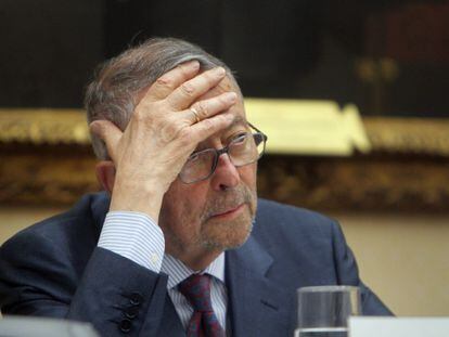 Alberto Oliart en una comparecencia en el Congreso de los Diputados.