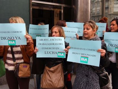Trabajadores del sector del convenio en protesta por la negociación de su convenio.