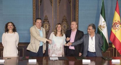 Susana D&iacute;az, tras la firma con los sindicatos de la funci&oacute;n p&uacute;blica.