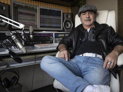 Manuel Malou posa en su casa de Madrid. 