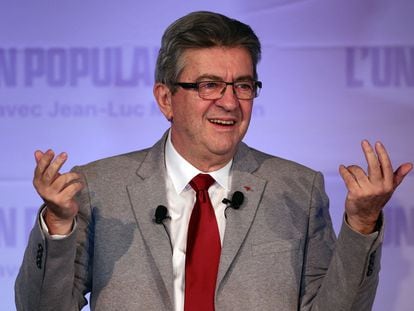 Jean-Luc Melenchon, líder de Francia Insumisa, este domingo en París al conocer los resultados parciales de las elecciones francesas.