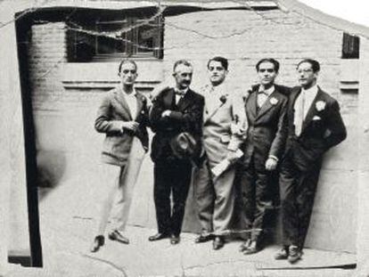 La última fotografía de Dalí, Buñuel y Lorca juntos (con Morno Villa y Rubio Sacristán) en La Bombilla en 1926.
