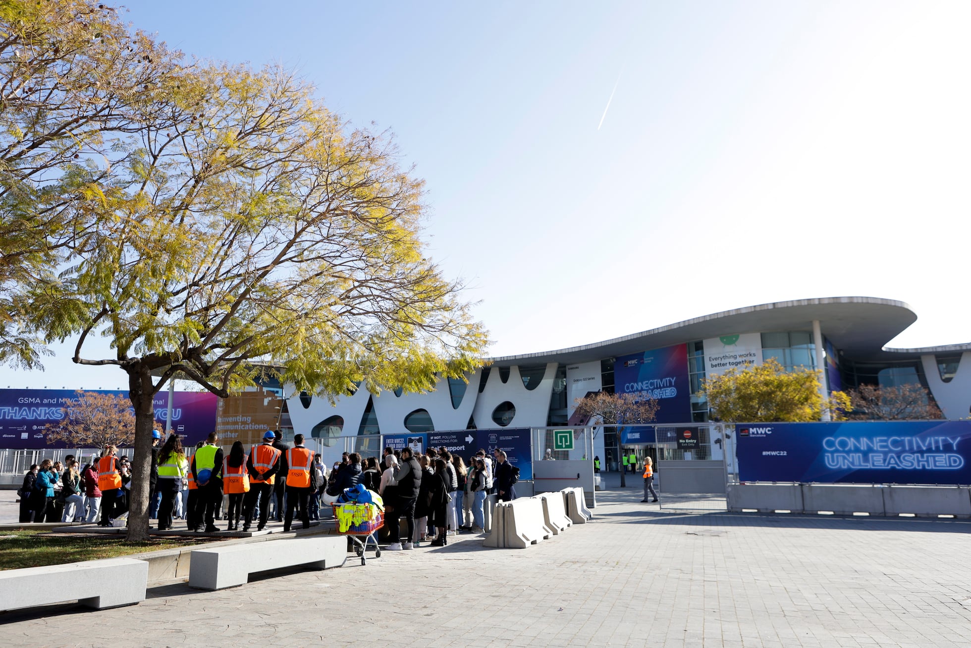 The Mobile World Congress cancels the Russian pavilion in a condemnation of the invasion of Ukraine