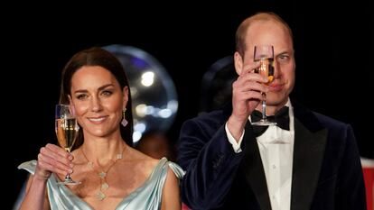 Guillermo de Inglaterra y Kate Middleton, duques de Cambridge, en su visita a Bahamas el 25 de marzo de 2022, durante su gira por el Caribe.