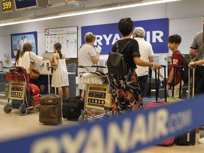 Mostradores de facturación de Ryanair en el aeropuerto de Madrid-Barajas. 
 