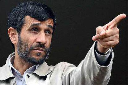 El presidente iraní, Mahmud Ahmadineyad, durante una comparecencia pública en la ciudad de Abhar.