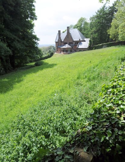 La villa Margerite Yourcenar, junto al bosque del Mont Noir, al norte de Francia.