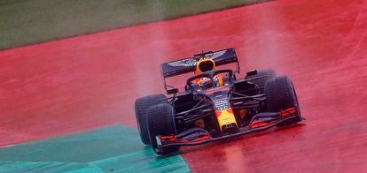 El piloto de Red Bull Max Verstappen, durante la clasificación del Gran Premio de Estiria de F1 2020.