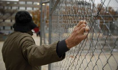 Sahnoune, la semana pasada, cerca del albergue donde vive en Madrid.