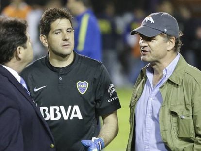 El exCEO de Torneos, Alejandro Burzaco (i) en una foto de 2015, junto al exportero de Boca Agustín Orión.