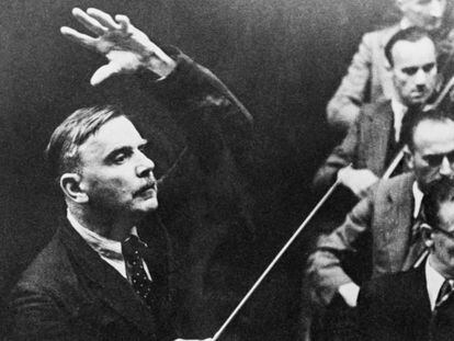 Othmar Schoeck dirige a la Orquesta de La Scala en el Festival de Lucerna en 1941.