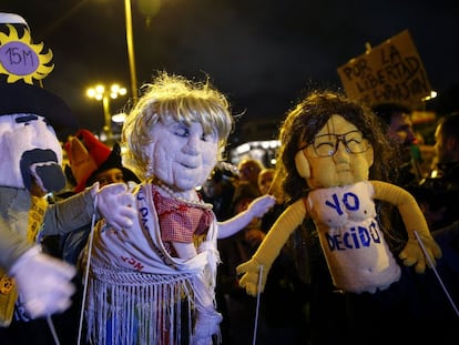 Concentraci&oacute;n en Madrid para exigir la retirada de los cargos a los dos titiriteros.