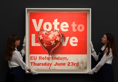 'Vote to Love', de Banksy, durante la subasta de Sotheby's de Londres en febrero de 2020.