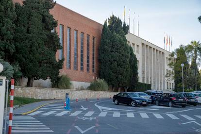 Fachada del colegio Inmaculada de los jesuitas, en Alicante, en enero. 