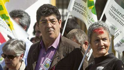 El líder de IU, durante la manifestación celebrada en Huelva.