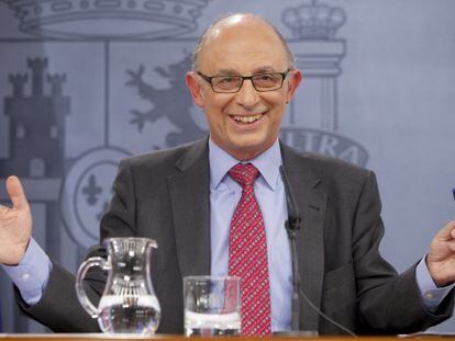 El ministro de Hacienda, Crist&oacute;bal Montoro, en una rueda de prensa posterior al Consejo de Ministros