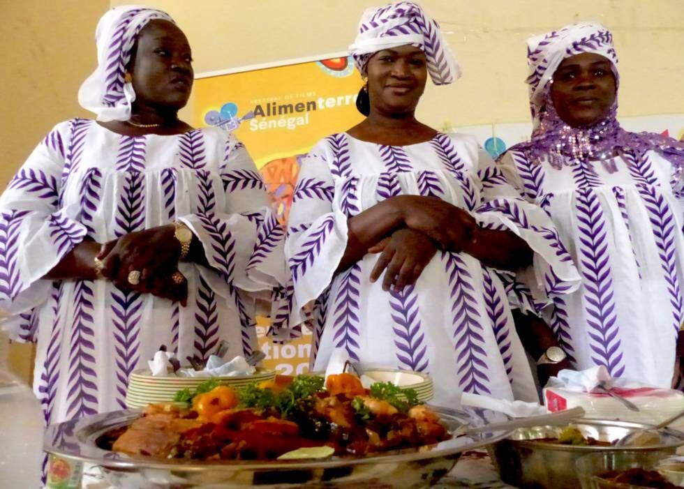 Participantes en el concurso culinario del Festival Alimenterre en Saint Louis, Senegal.