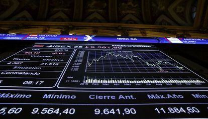 Panel informativo que muestra la evolución del principal indicador de la Bolsa española, el Ibex.