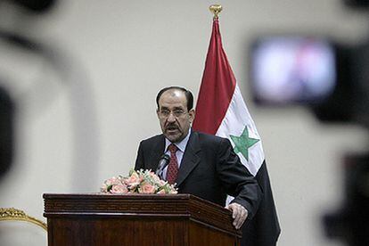 El primer ministro iraquí, Nuri al Maliki, se dirige a los periodistas el pasado mayo, en Bagdad.